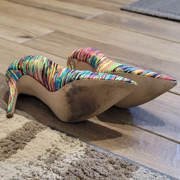 Fun Rainbow Heels 5.5 - Picture 4 of 7